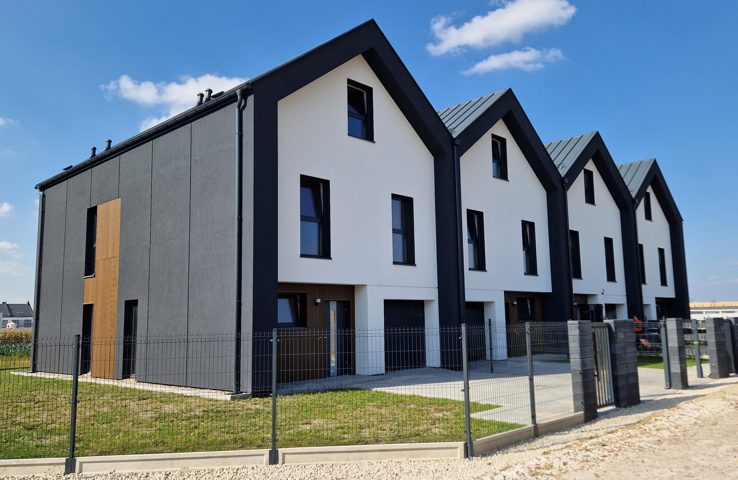Legro-facade fs15-teak-Poland-Ożarów Mazowiecki-facade
