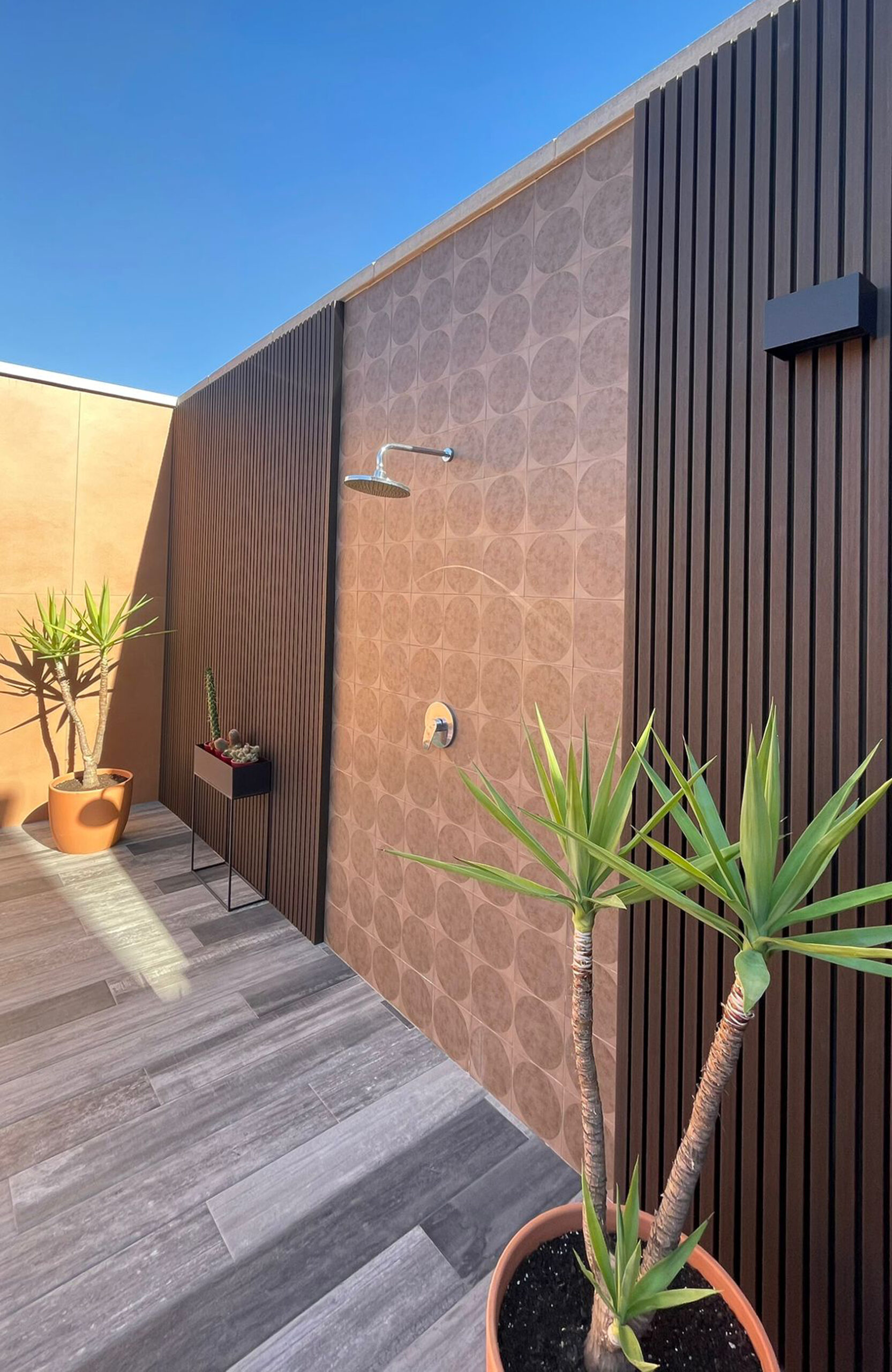 Legro-facade fs15-walnut-Spain-house, summer house