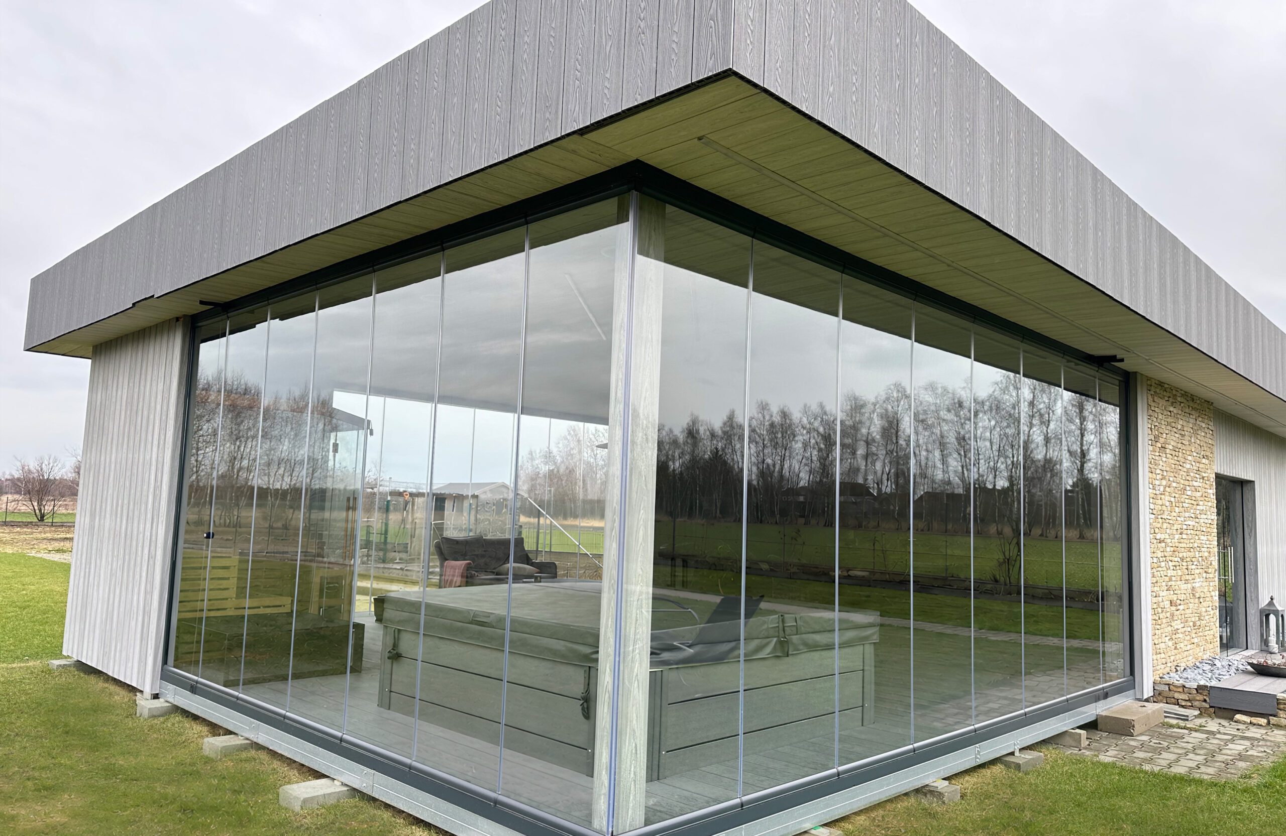 BRUGGAN Multicolor grey composite boards used for modern exterior wall and roof cladding