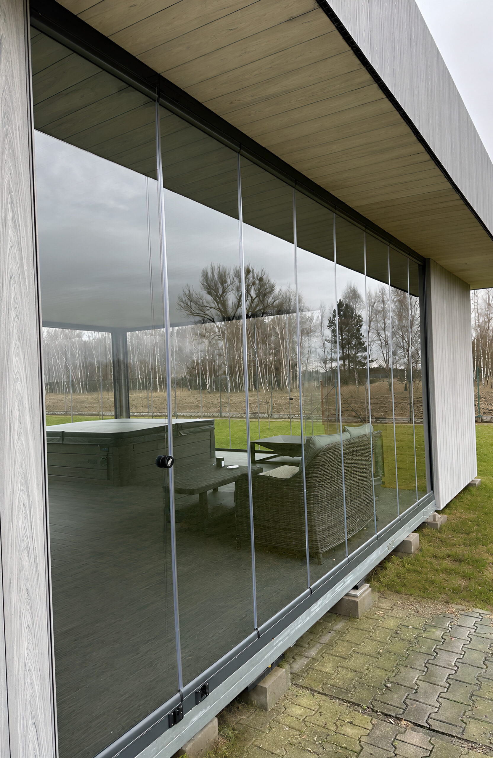 BRUGGAN Multicolor grey composite boards used for modern exterior wall and roof cladding