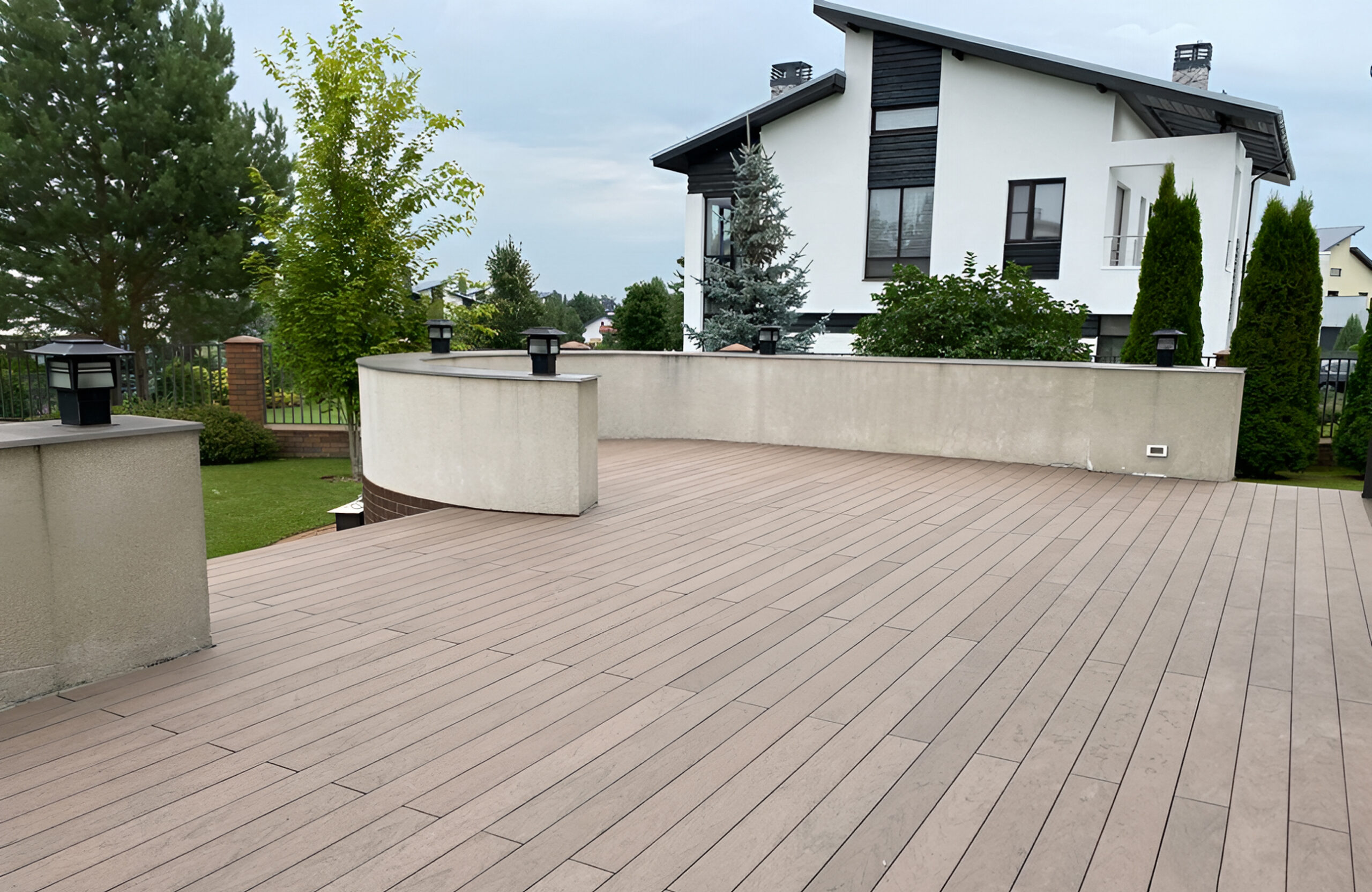 BRUGGAN Multicolor Wenge composite deck with integrated steps