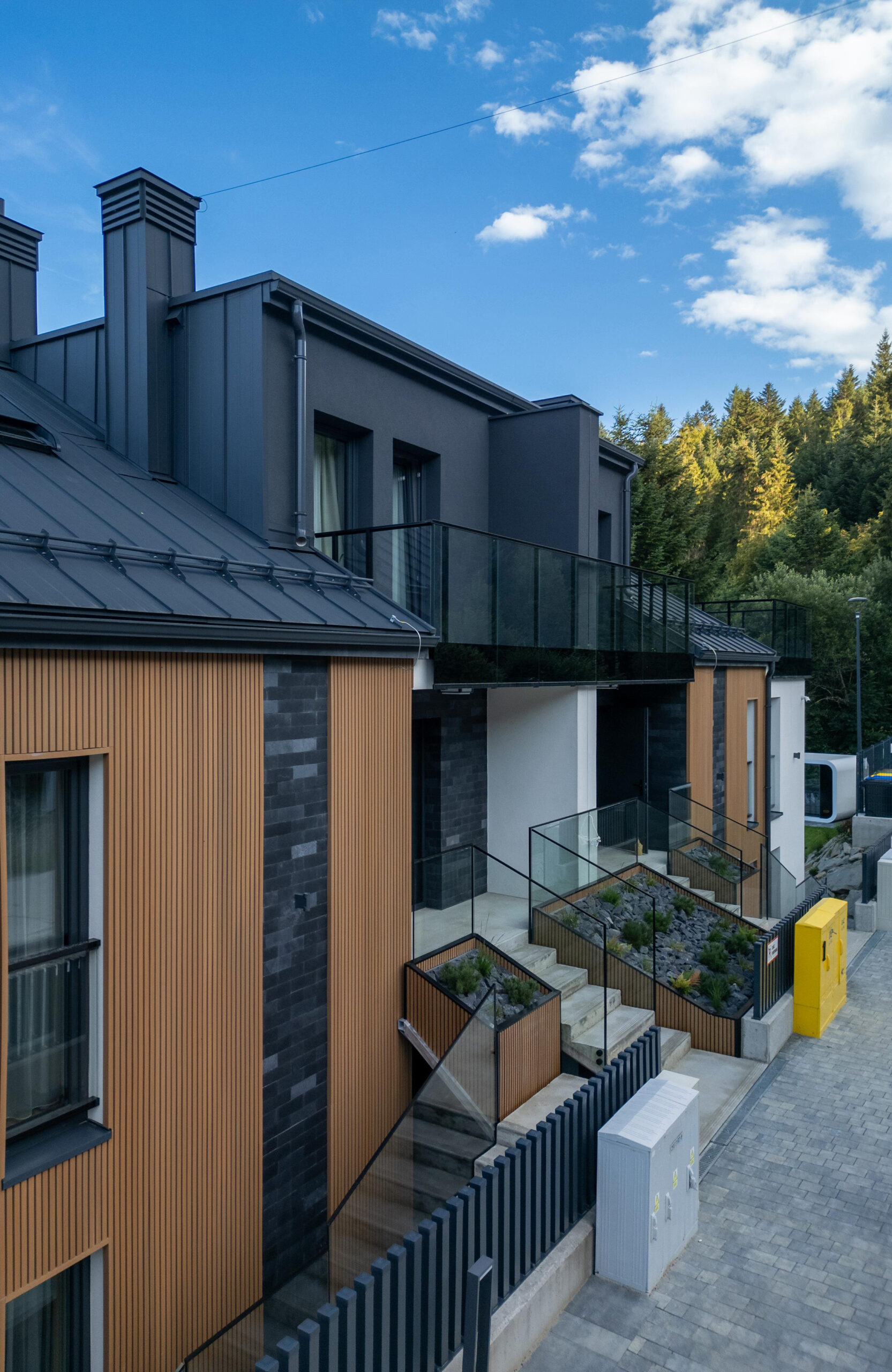 Modern house facade with LEGRO Maple vertical composite cladding