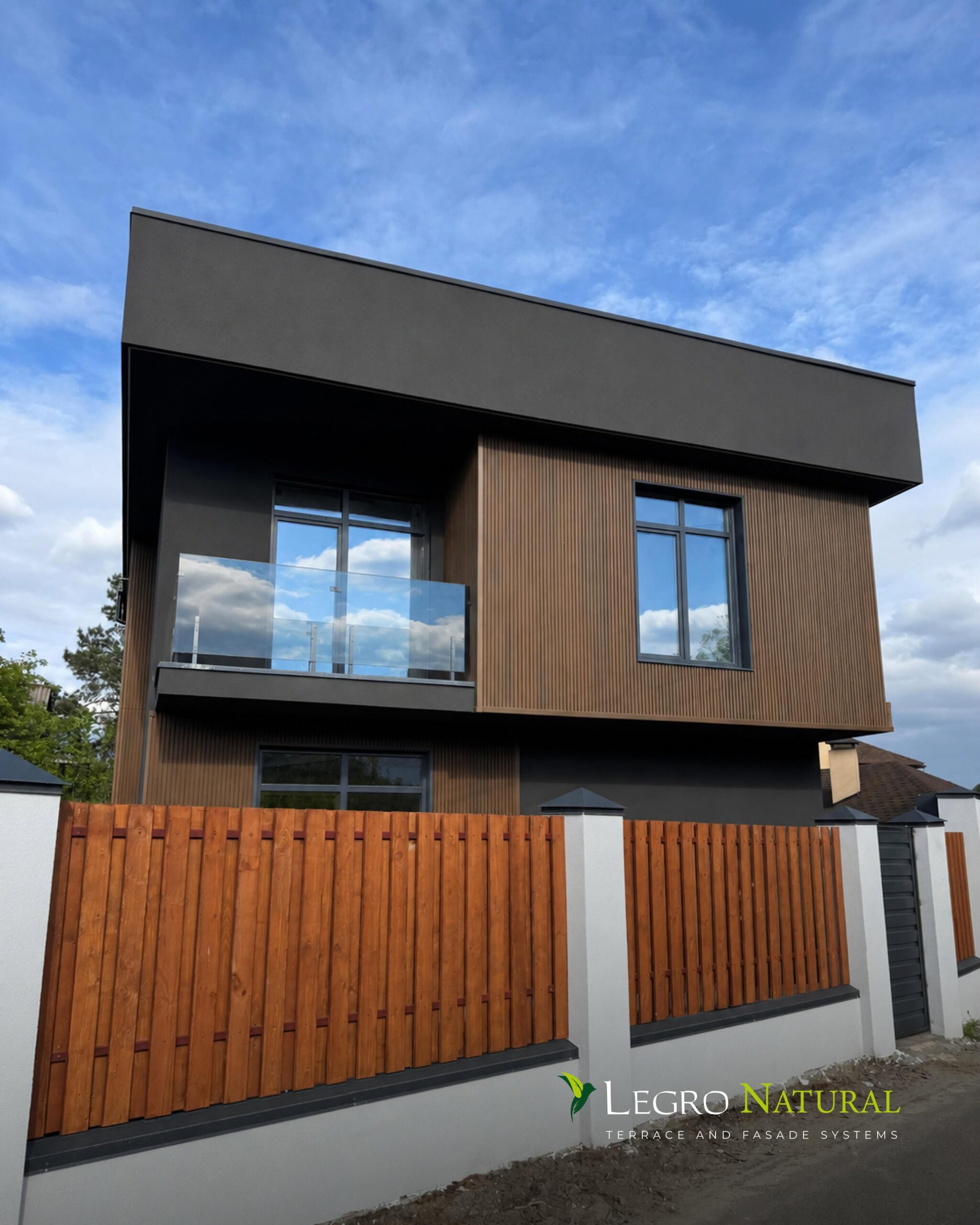 Woodplast’s Best Projects of the 2026 Season. Legro Natural FS 15. Teak. The Façade Defines the Character of the Entire House. Private House, Kyiv (Ukraine)