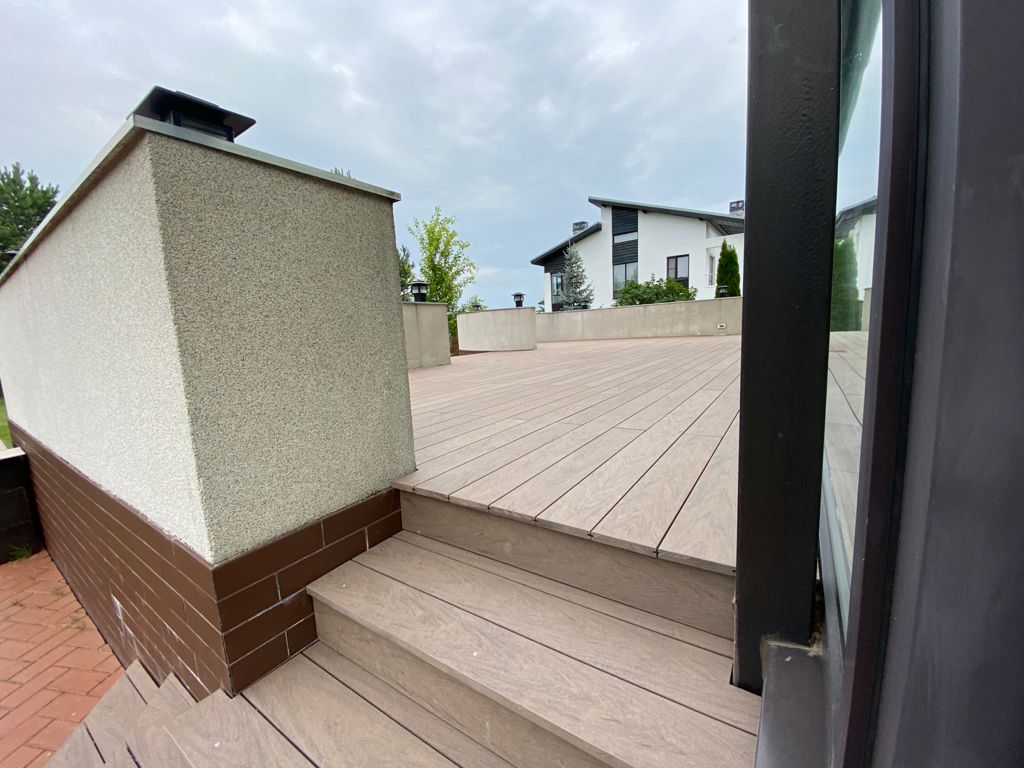 BRUGGAN Multicolor Wenge composite deck with integrated steps